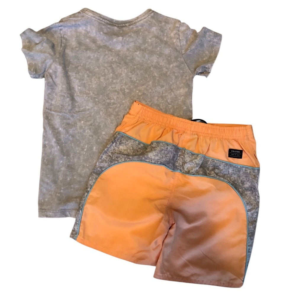 Volcom Gray Mineral Wash Tee with Logo - Picture 2 of 3